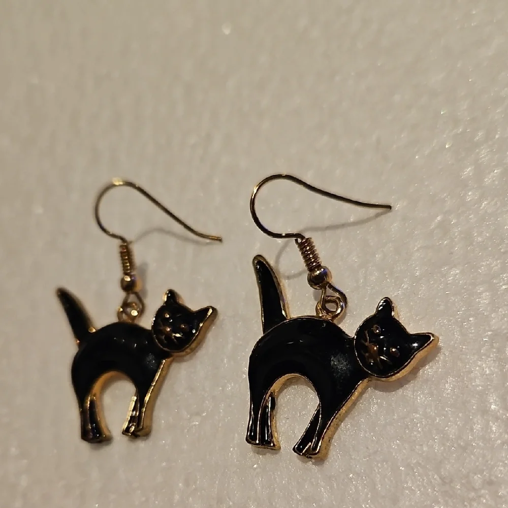 Black Cat Earrings - Picture 2 of 4